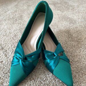 Cosy Island Kletta Pointed Toe Heeled Pump